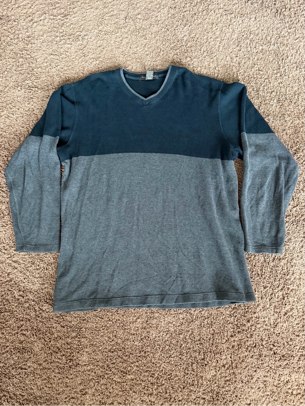 VTG Banana Republic Men's Two-Tone V-Neck Sweater in Navy and Gray